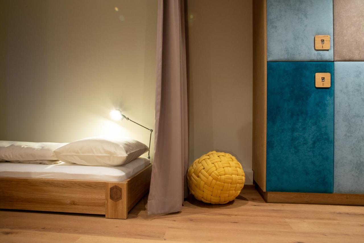 Roomie Alps Design Hostel Kitzbuhel Bagian luar foto