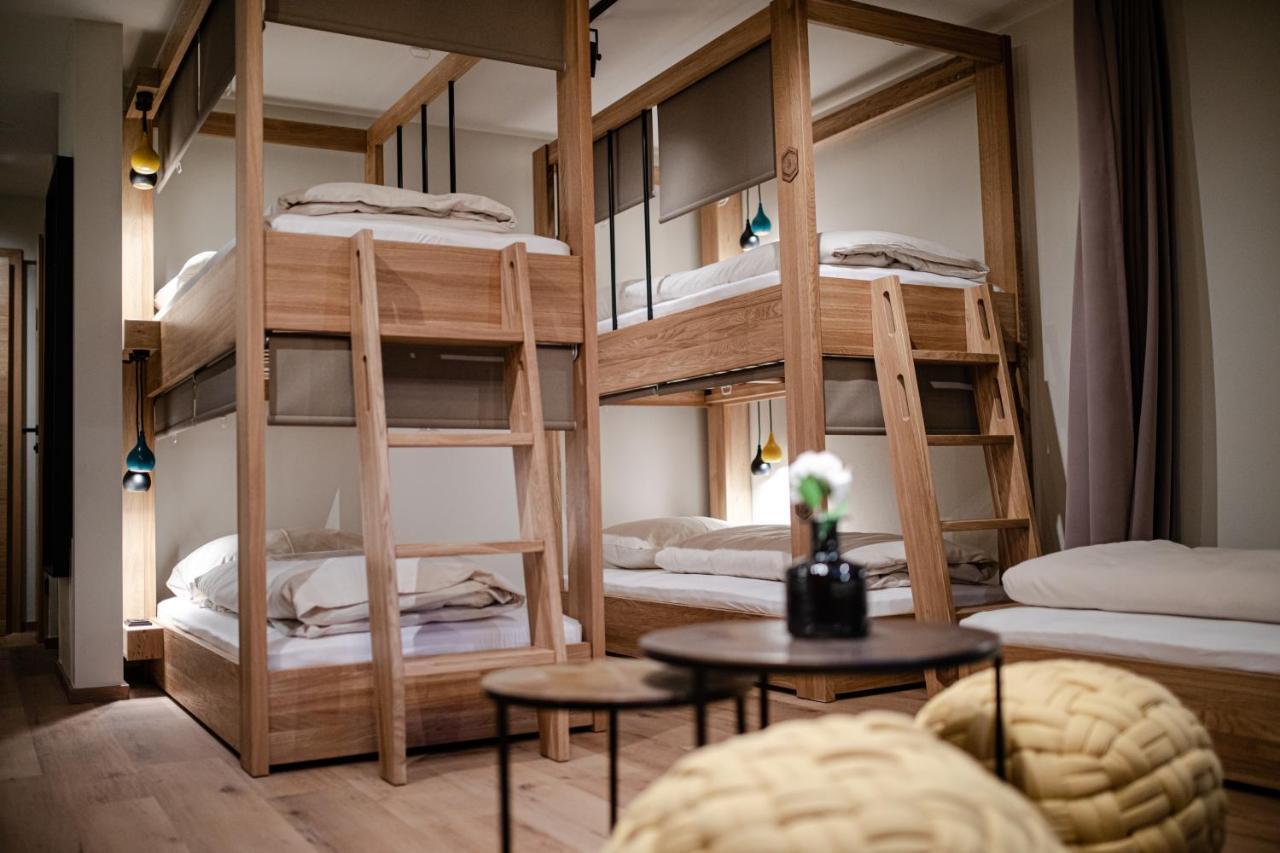 Roomie Alps Design Hostel Kitzbuhel Bagian luar foto