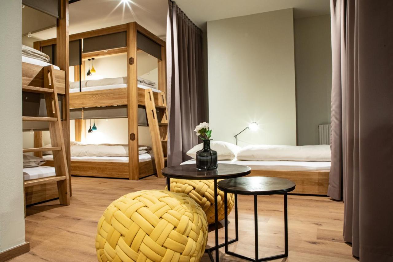 Roomie Alps Design Hostel Kitzbuhel Bagian luar foto